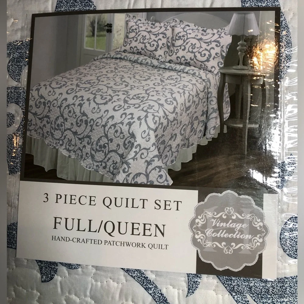 3 Piece Quilt Set Full/Queen Vintage Collection Teresa White & Blue NWT - Picture 2 of 5